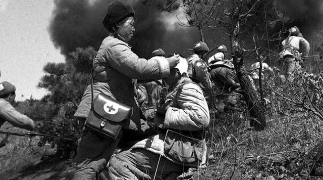 1952年女护士冒险抢回黄继光遗体，晚年遗憾叹息：当年忘了一件事