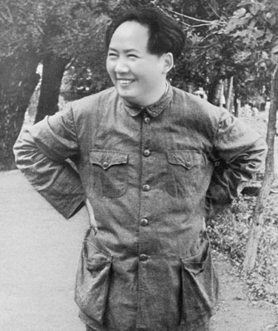 林彪列4点原因反对援朝，毛主席坚持出兵，蒋介石：没人打得过他
