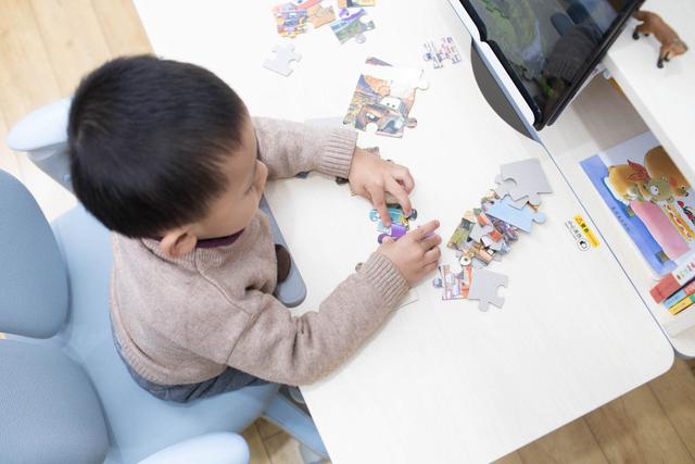 健康与舒适陪伴宝宝一起成长，科贝森儿童学习桌椅套装使用体验