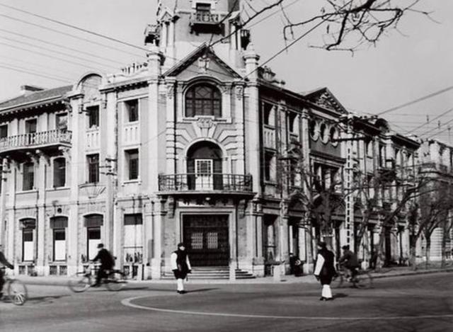 周总理去世21年后，中行查账发现他有笔巨额存款，调查结果感人