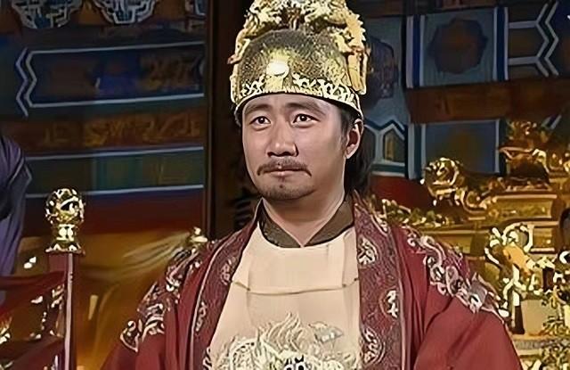 朱元璋给儿子剥橘子，马皇后却突然喊道：你爹要杀你快跑