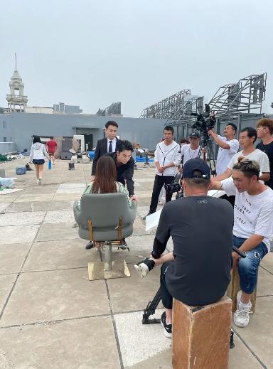 初中毕业如何当演员（初中毕业想当演员去哪里报名）