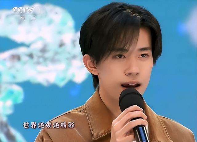 央视五四晚会：易烊千玺惊艳，马凡舒动人，赵丽颖创收视高峰
