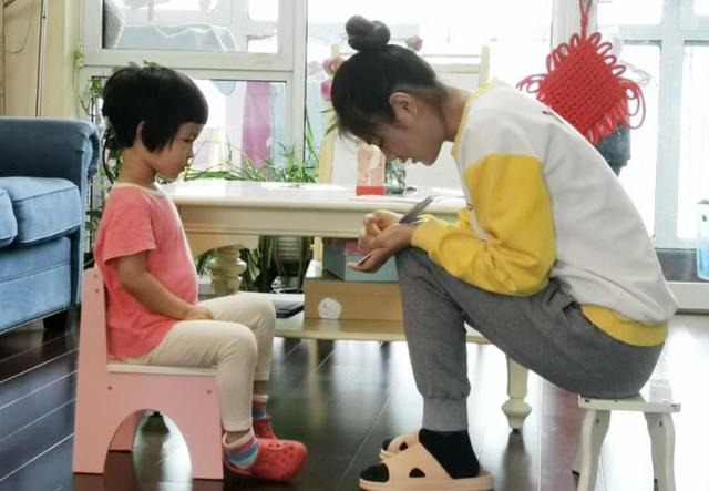 早教书出现“屌”字，还示范组词“屌丝”，出版社的回应家长不满