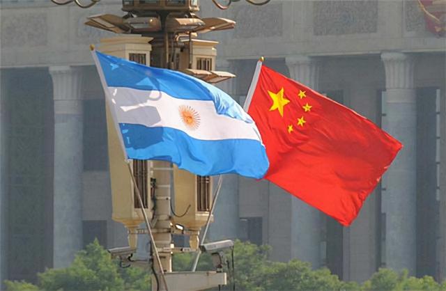 局势变了？巴西对美摊牌，连夜“叛美投俄”，美国后院要起火了？