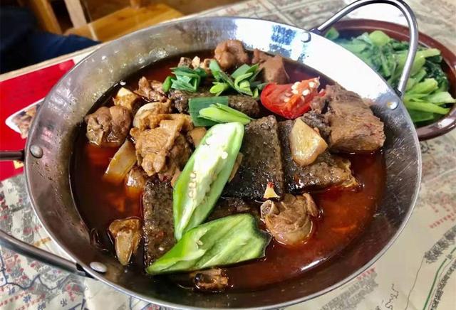 湖南請客吃飯，飯桌上少不了的10道菜，別地兒難吃到，都是好滋味