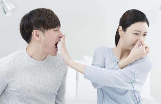 口干口苦口臭，是肝不好吗？医生：也可能不是肝病，而是这些原因