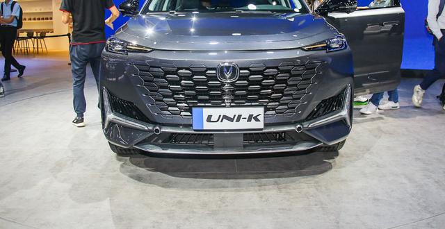 留给特斯拉的时间不多了，长安混动车型来袭，底盘让人又爱又恨？