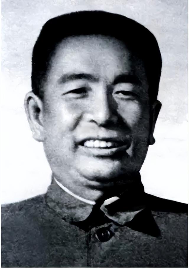 毛主席给钱学森递烟，钱学森准备接，主席突然收回笑道：自力更生