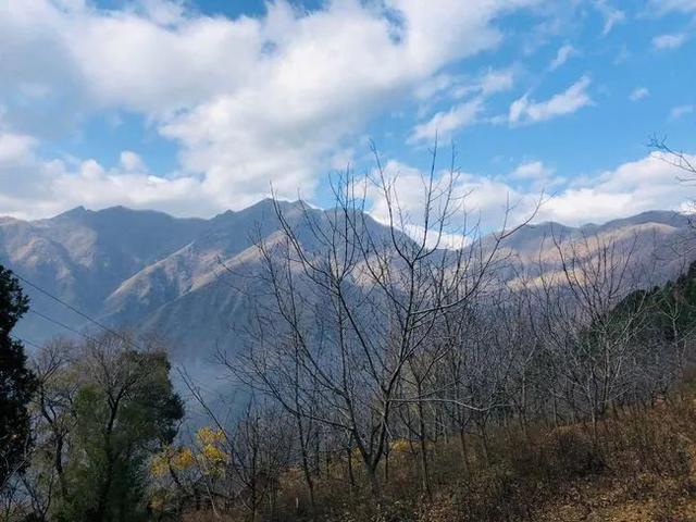 高山之上，秦嶺終南山有個原本熱鬧的空中村落，也許即將永遠消亡