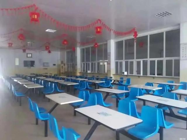 冲上热搜的白象，可惜了