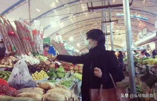 260亿身家富豪解直锟去世，和毛阿敏生两娃，17岁女儿演中国医生