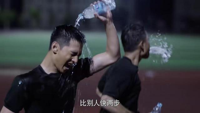 《特战荣耀》首播质量高，1集不够塞牙缝，真正的军旅大剧来了