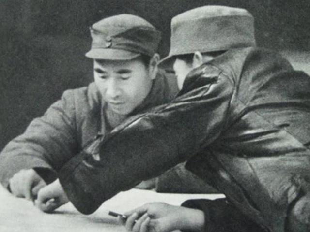 1955年授衔，林彪对刘亚楼的军衔感到不满，为他出头建议授予大将