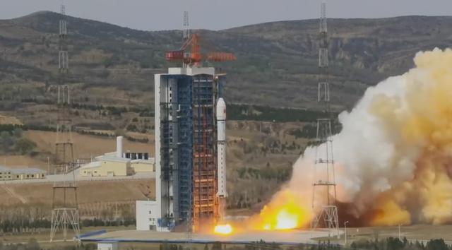 一箭八星！我国成功发射吉林一号宽幅 01C 等 8 颗卫星