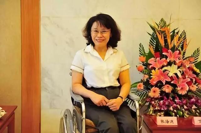 张海迪和王佐良：没有婚礼，没有孩子，相约老了一起去敬老院