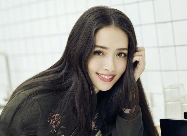 有种“整容”叫郭碧婷结婚，老公向佐变化不大，她却像换个人