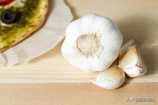 明明有口臭，自己却闻不到？4个妙招，帮您恢复清新口气