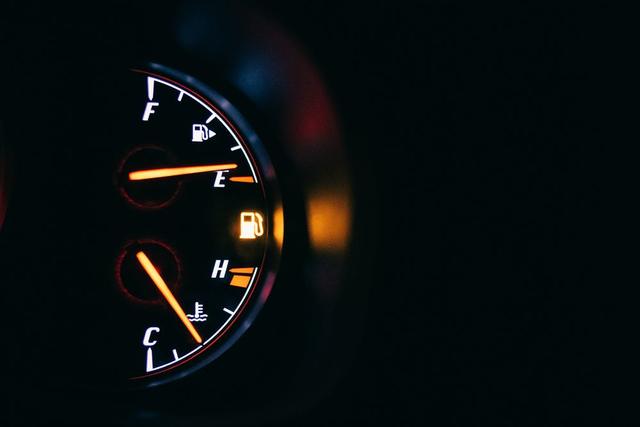 一个格油表还能跑多远(油表剩下一格还能走多远)