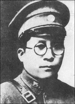 1947年，一位国军司令来到陕北，毛主席说：你给彭德怀当副司令吧