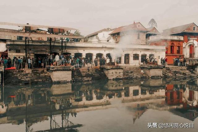 不幸的人生，就这样走了，你知道在他的人生背后经历了什么