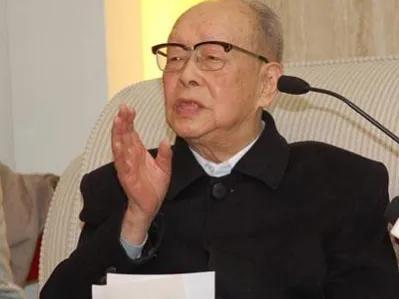 112岁“汉语拼音之父”周有光养生秘诀：6个“习惯”，福寿双全