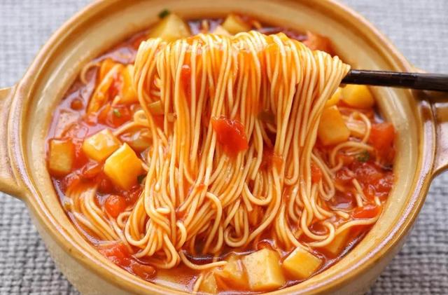 15分钟搞定快手早餐，有肉有蛋有面有蔬菜 孩子连吃一周都不腻