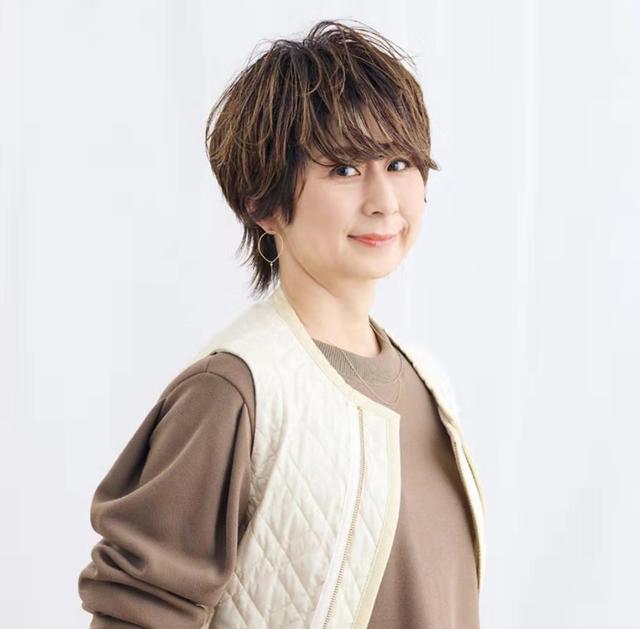 白发多适合什么发型 白发多适合什么头型