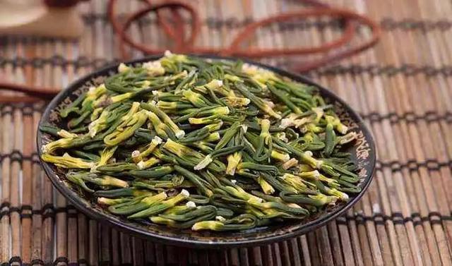 舌尖红心火旺，舌边红肝火旺，舌全红胃火旺，送你简单应对方法