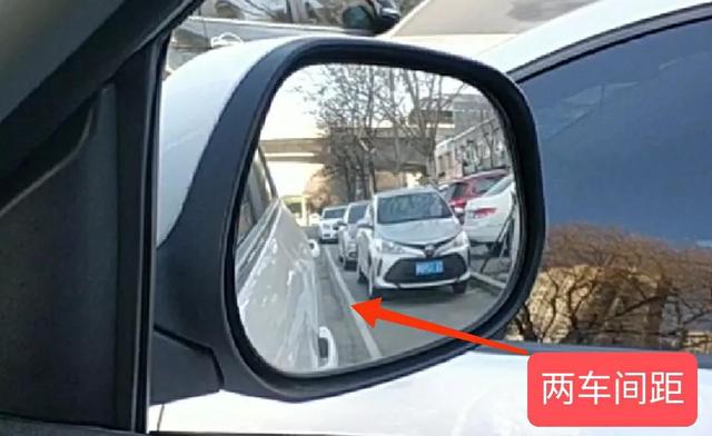 b柱是车上哪个位置图(车b柱位置图解)