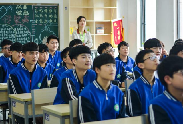 初中生喜迎“分配生”制度，预计2023年实行，家长喜悦之情难掩