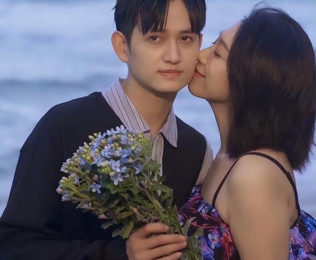 ����������Ƭ(��ɱ��㡱���ɣ�Ȣ��4�����ţ�31�굱�ְ֣�һ�����ں���������)