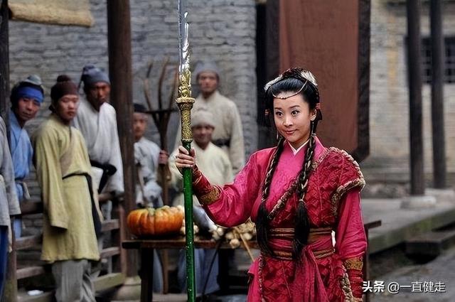 谁说女子不如男，替父从军花木兰