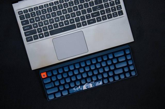 品质、颜值缺一不可——Lofree洛斐小翘蓝牙机械键盘 暗夜蓝