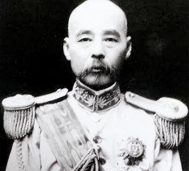 冯巩的太爷爷是冯国璋，还担任过民国大总统，但是他的爷爷更牛