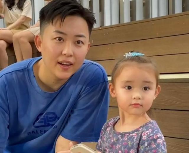 不婚生女的叶海洋，二胎又生女孩，“理想中的女人”很难被模仿