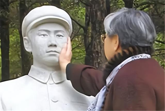 毛岸英牺牲后，刘思齐改嫁杨茂之生4子，这位杨茂之到底是什么人