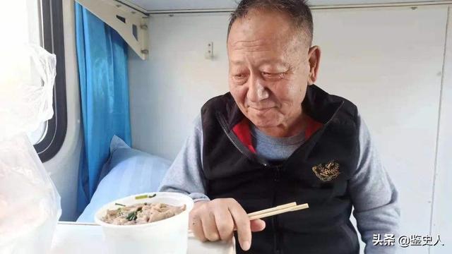 昔日亿万富豪，如今却沦落深圳街头，靠捡垃圾为生，经历让人感慨