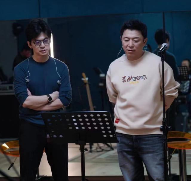 李健现场演唱会视频(李健现场演唱会)