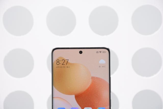 三大升级不加价，主打自拍和续航，小米Civi 1S值得买吗？