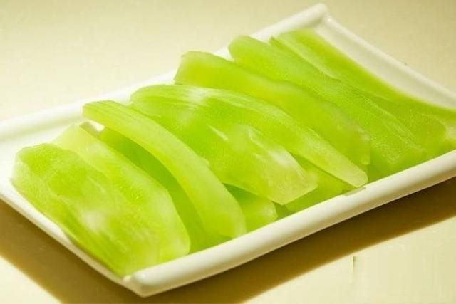 莴笋或是新“抗癌霸主”？医生建议：莴笋别乱吃，3类人或不合适