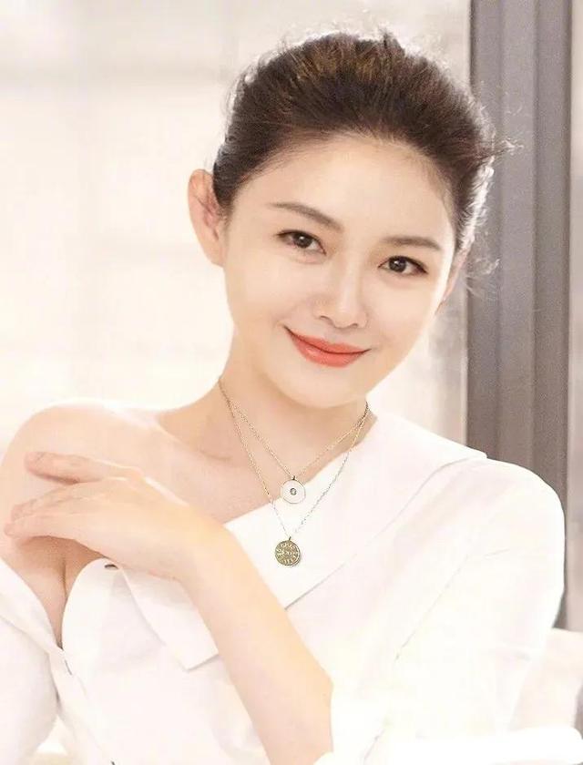 属马人2022年全年运势运程男性(90年属马女必定二婚)