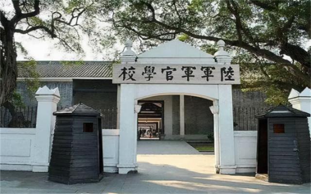 拒娶宋美龄，把黄埔军校校长让给蒋介石，他后来过得怎么样？