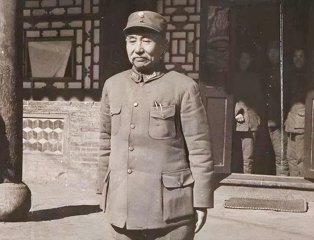 阎锡山客死异乡，30年后儿子回忻州老宅，售票员喊：同志请买票