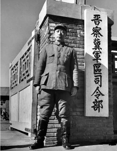 1948年毛主席遭精准轰炸，惊险生还，一年后凭借一封电报揪出内鬼