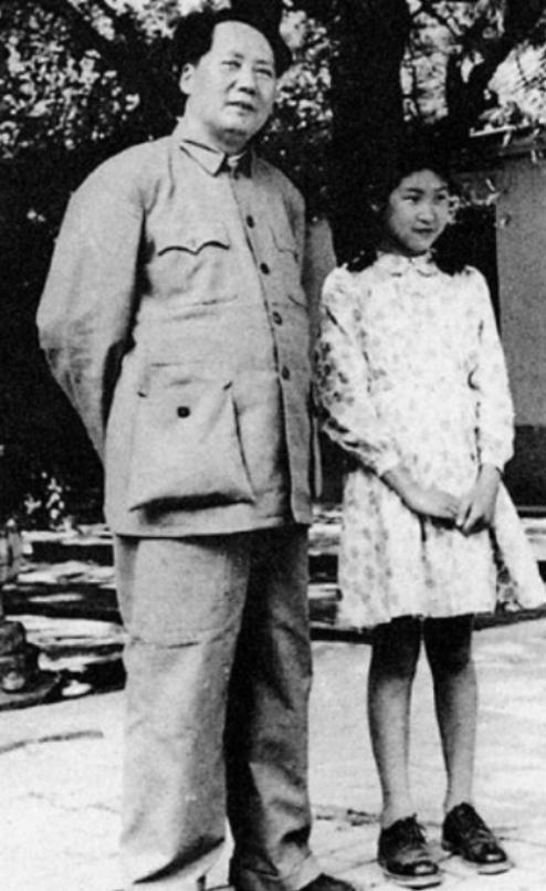 1950年毛主席身边有4个子女？李敏大笑：因为江青妈妈老想挤进来
