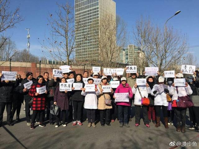 缅怀马航失联丈夫8年后，这个妻子重新结婚，开启了新生活