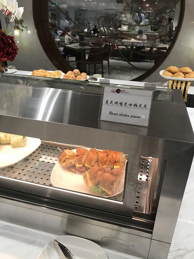 驚喜滿滿！王牌A359墨鏡俠執飛首航，川航還給乘客准備了大禮包