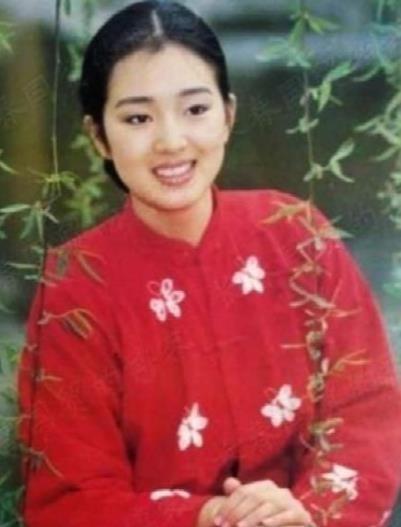 知名女星巩俐：被张艺谋拒婚后，婚姻状况如何了？