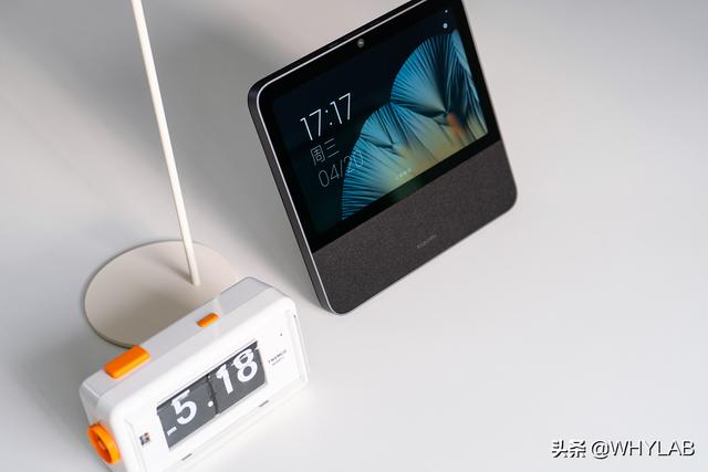 小米说，你家里需要多一块屏幕